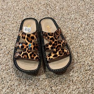New Alegria Platform Sandals size 6